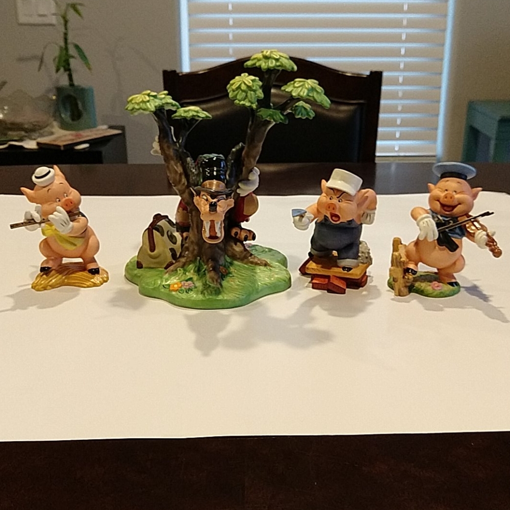 Disney collectible figurines